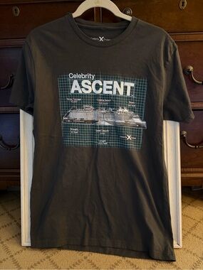 Celebrity Cruises Celebrity Ascent graphic T-shirt M